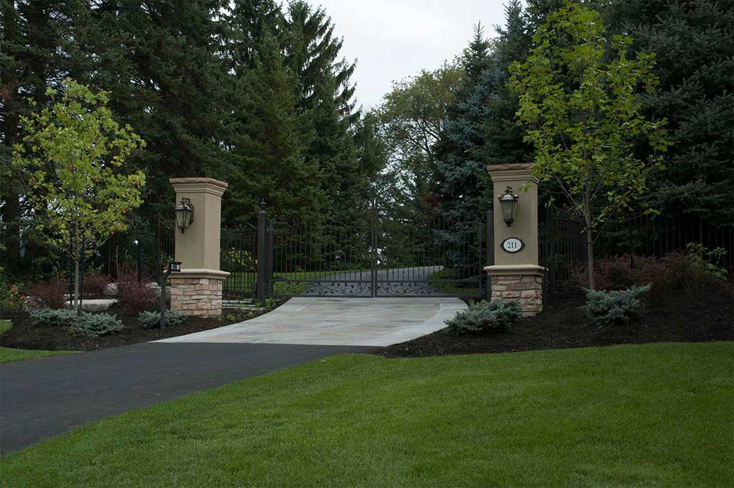 landscape construction entranceway